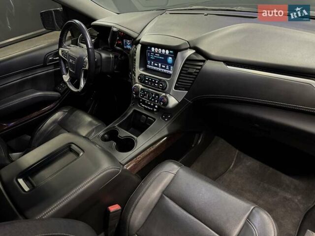 Черный ДжиЭмСи Юкон, объемом двигателя 5.3 л и пробегом 102 тыс. км за 40000 $, фото 28 на Automoto.ua