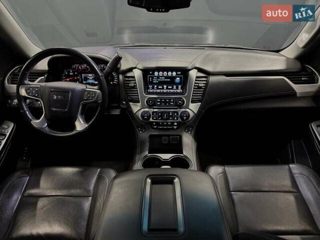 Черный ДжиЭмСи Юкон, объемом двигателя 5.3 л и пробегом 102 тыс. км за 40000 $, фото 26 на Automoto.ua