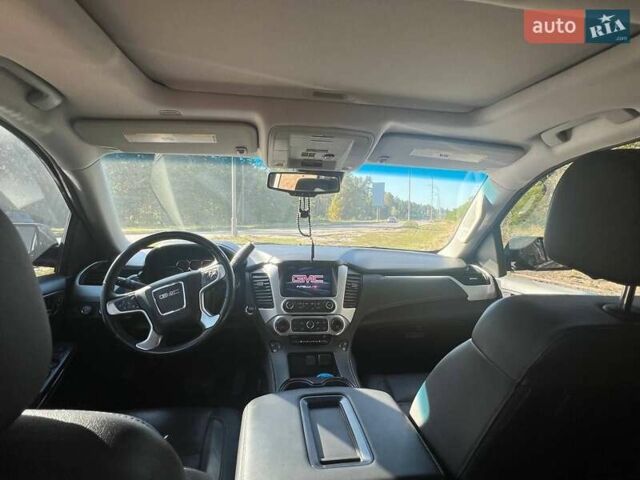 Черный ДжиЭмСи Юкон, объемом двигателя 5.33 л и пробегом 101 тыс. км за 50000 $, фото 5 на Automoto.ua