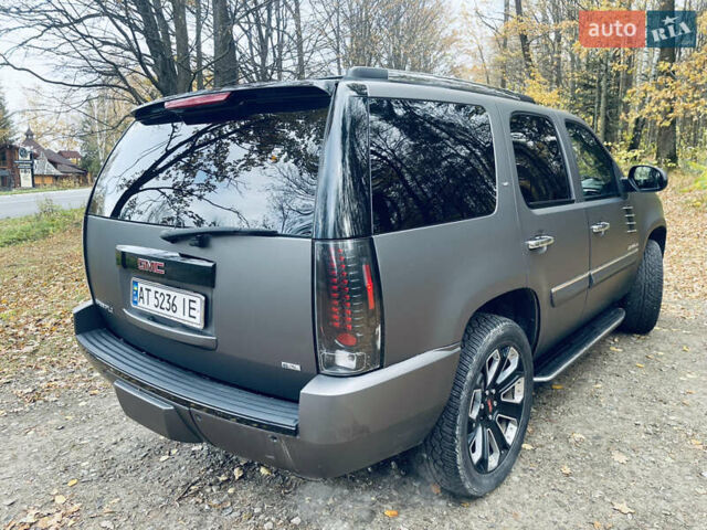 Серый ДжиЭмСи Юкон, объемом двигателя 6.2 л и пробегом 236 тыс. км за 13500 $, фото 12 на Automoto.ua