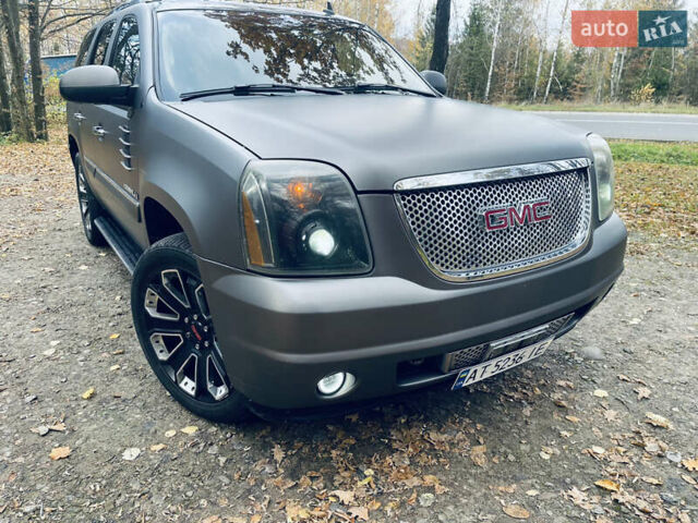 ДжиЭмСи Юкон 2006 в Ивано-Франковске на Automoto.ua Серый ДжиЭмСи Юкон, объемом двигателя 6.16 л и пробегом 236 тыс. км за 15000 $, фото 4 на Automoto.ua