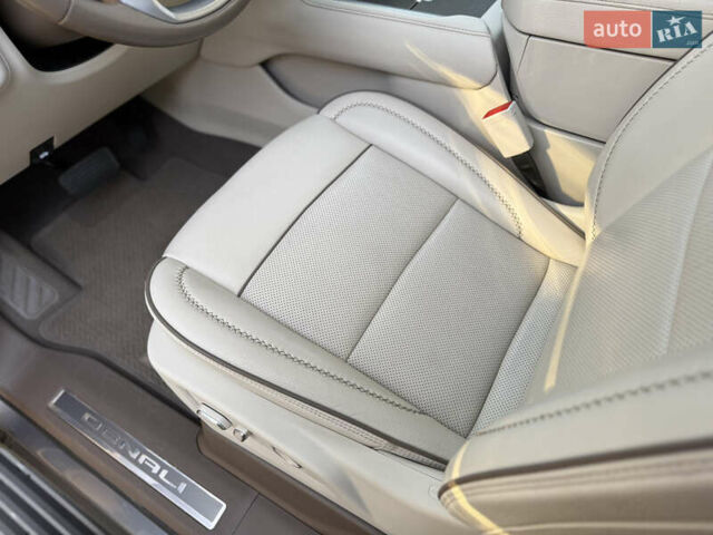 Сірий ДжіЕмСі Yukon, об'ємом двигуна 6.16 л та пробігом 30 тис. км за 83500 $, фото 44 на Automoto.ua
