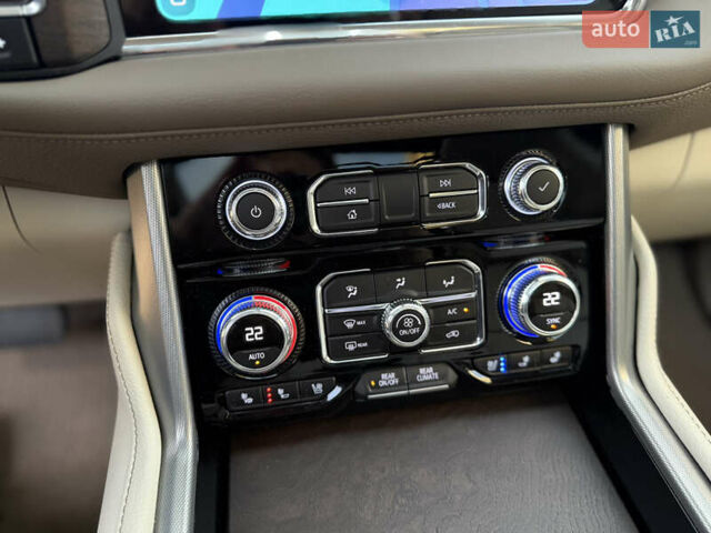 Сірий ДжіЕмСі Yukon, об'ємом двигуна 6.16 л та пробігом 30 тис. км за 83500 $, фото 48 на Automoto.ua