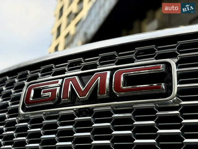 Сірий ДжіЕмСі Yukon, об'ємом двигуна 6.16 л та пробігом 30 тис. км за 83500 $, фото 4 на Automoto.ua