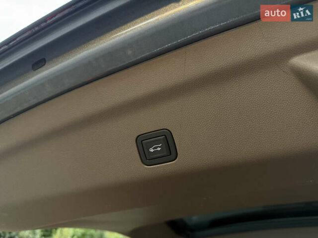 Сірий ДжіЕмСі Yukon, об'ємом двигуна 6.16 л та пробігом 30 тис. км за 83500 $, фото 77 на Automoto.ua