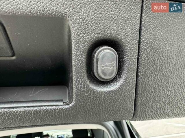 Синий ДжиЭмСи Юкон, объемом двигателя 5.33 л и пробегом 90 тыс. км за 35700 $, фото 19 на Automoto.ua