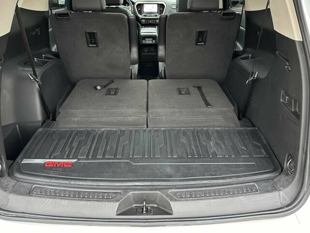 Білий ДжіЕмСі Acadia USA, об'ємом двигуна 0 л та пробігом 44 тис. км за 16500 $, фото 6 на Automoto.ua