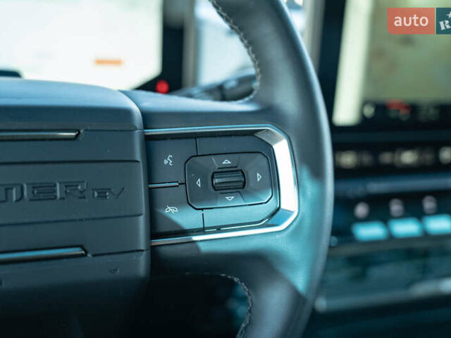 Белый ДжиЭмСи Hummer EV, объемом двигателя 0 л и пробегом 20 тыс. км за 107900 $, фото 42 на Automoto.ua