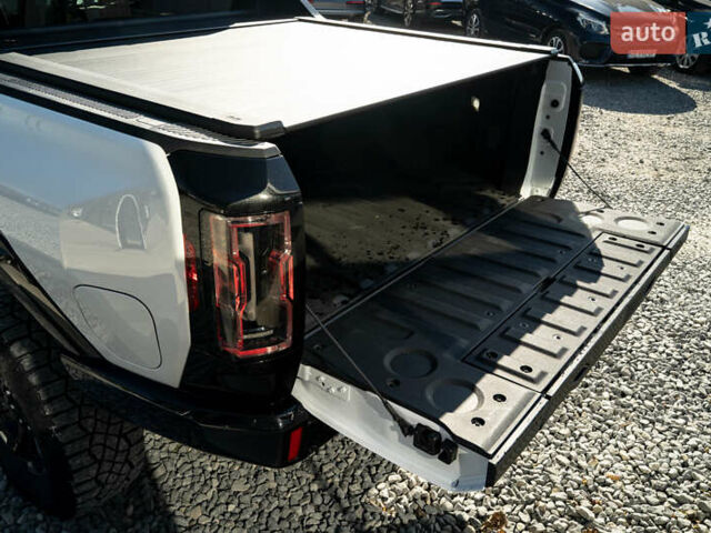 Белый ДжиЭмСи Hummer EV, объемом двигателя 0 л и пробегом 20 тыс. км за 107900 $, фото 7 на Automoto.ua