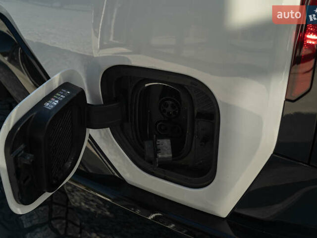 Белый ДжиЭмСи Hummer EV, объемом двигателя 0 л и пробегом 20 тыс. км за 107900 $, фото 30 на Automoto.ua