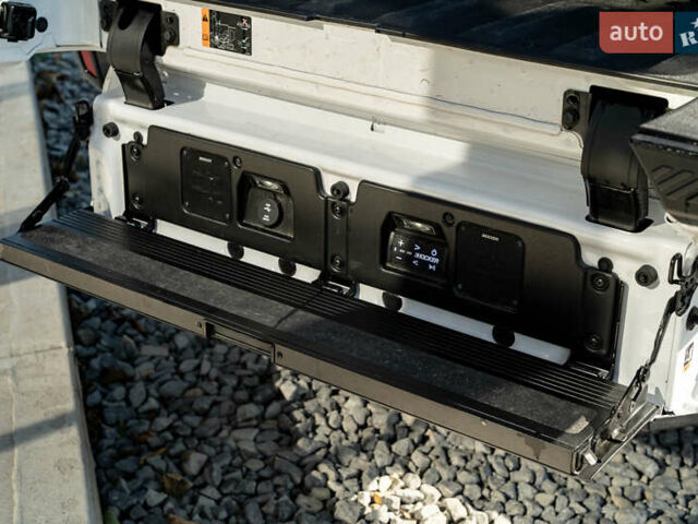 Белый ДжиЭмСи Hummer EV, объемом двигателя 0 л и пробегом 20 тыс. км за 107900 $, фото 11 на Automoto.ua