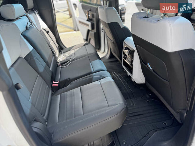 Белый ДжиЭмСи Hummer EV, объемом двигателя 0 л и пробегом 16 тыс. км за 130000 $, фото 18 на Automoto.ua