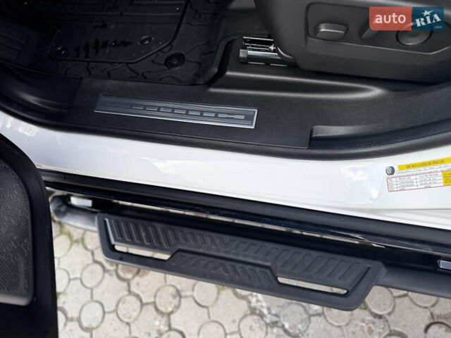 Белый ДжиЭмСи Hummer EV, объемом двигателя 0 л и пробегом 16 тыс. км за 130000 $, фото 26 на Automoto.ua