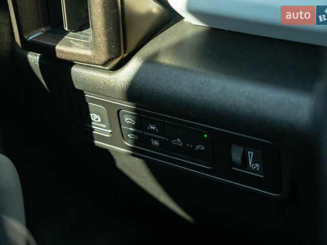 Белый ДжиЭмСи Hummer EV, объемом двигателя 0 л и пробегом 20 тыс. км за 107900 $, фото 35 на Automoto.ua