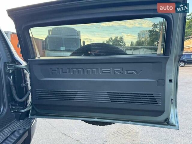 Серый ДжиЭмСи Hummer EV, объемом двигателя 0 л и пробегом 5 тыс. км за 115000 $, фото 9 на Automoto.ua