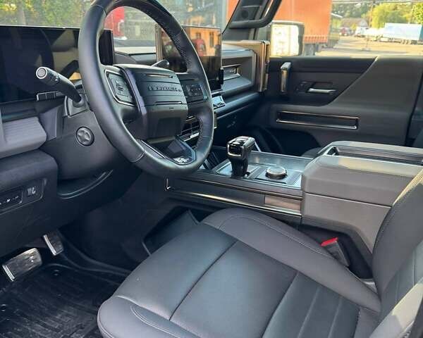 Серый ДжиЭмСи Hummer EV, объемом двигателя 0 л и пробегом 5 тыс. км за 115000 $, фото 27 на Automoto.ua