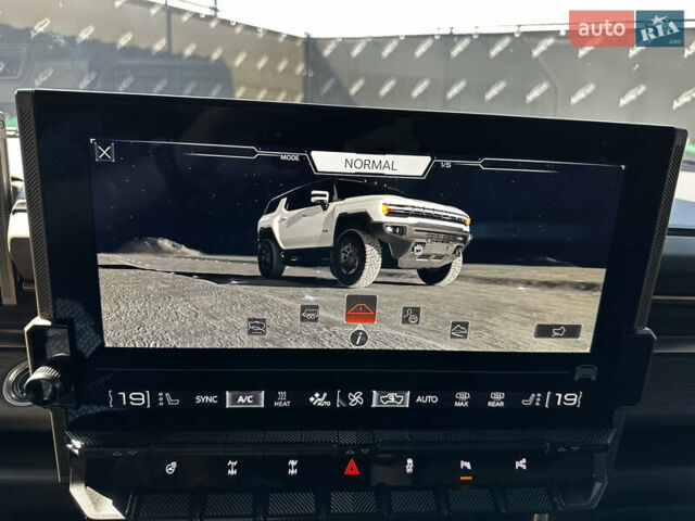 Серый ДжиЭмСи Hummer EV, объемом двигателя 0 л и пробегом 7 тыс. км за 99000 $, фото 15 на Automoto.ua