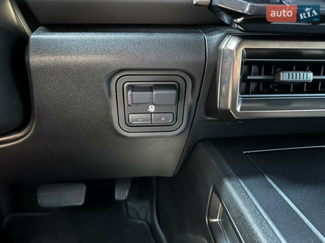 Серый ДжиЭмСи Hummer EV, объемом двигателя 0 л и пробегом 7 тыс. км за 99000 $, фото 46 на Automoto.ua