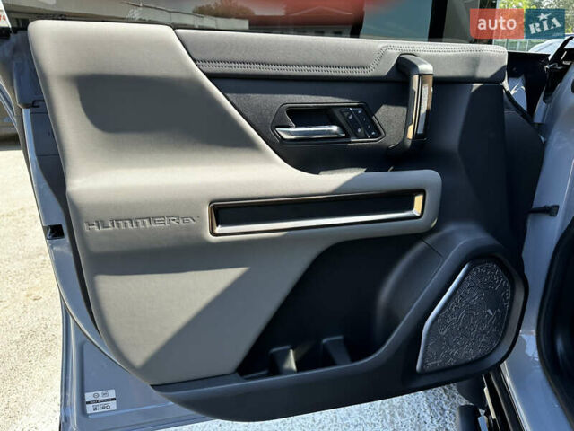 Серый ДжиЭмСи Hummer EV, объемом двигателя 0 л и пробегом 7 тыс. км за 99000 $, фото 39 на Automoto.ua