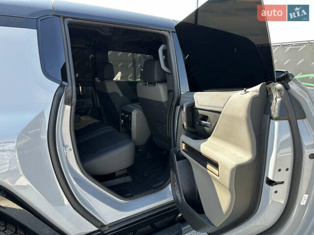 Серый ДжиЭмСи Hummer EV, объемом двигателя 0 л и пробегом 7 тыс. км за 99000 $, фото 19 на Automoto.ua