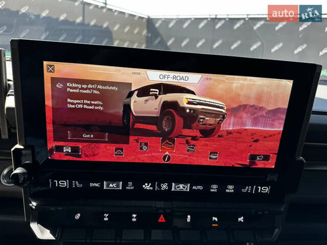 Серый ДжиЭмСи Hummer EV, объемом двигателя 0 л и пробегом 7 тыс. км за 99000 $, фото 21 на Automoto.ua
