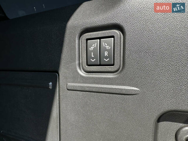 Серый ДжиЭмСи Hummer EV, объемом двигателя 0 л и пробегом 7 тыс. км за 99000 $, фото 23 на Automoto.ua