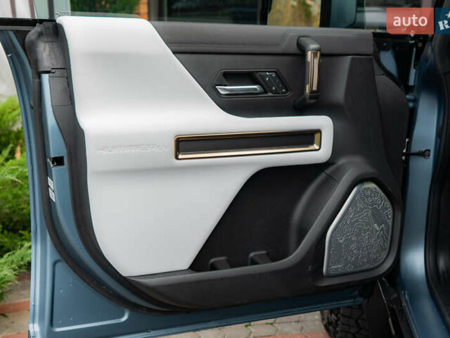 Синий ДжиЭмСи Hummer EV, объемом двигателя 0 л и пробегом 1 тыс. км за 150000 $, фото 26 на Automoto.ua