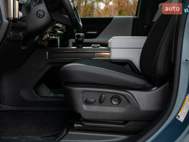 Синий ДжиЭмСи Hummer EV, объемом двигателя 0 л и пробегом 1 тыс. км за 150000 $, фото 30 на Automoto.ua