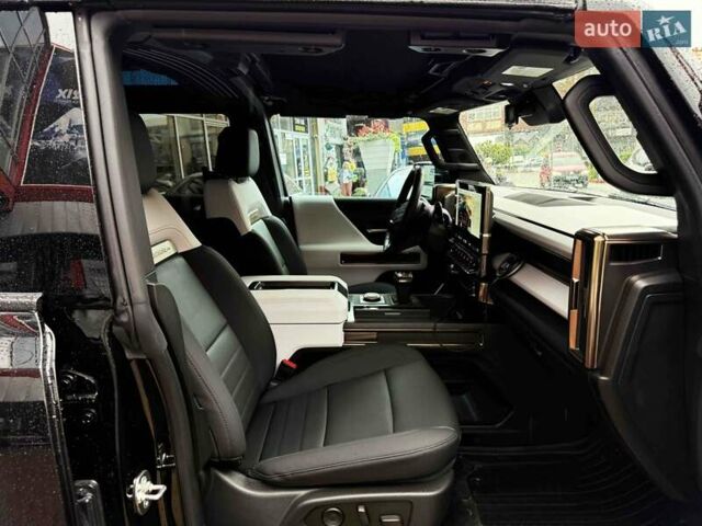 Чорний ДжіЕмСі Hummer EV SUV, об'ємом двигуна 0 л та пробігом 11 тис. км за 103900 $, фото 64 на Automoto.ua
