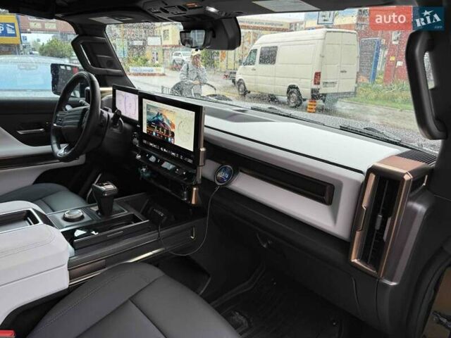 Чорний ДжіЕмСі Hummer EV SUV, об'ємом двигуна 0 л та пробігом 11 тис. км за 103900 $, фото 68 на Automoto.ua