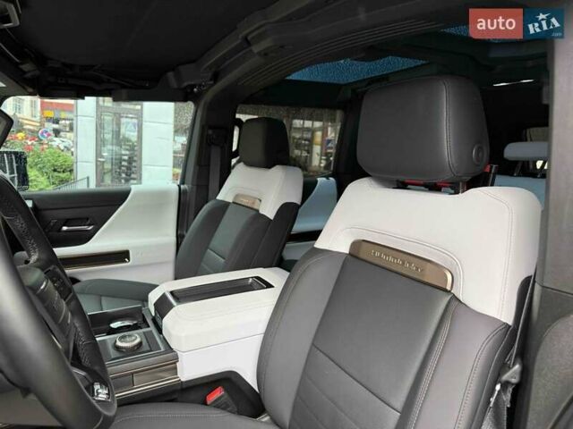 Чорний ДжіЕмСі Hummer EV SUV, об'ємом двигуна 0 л та пробігом 11 тис. км за 103900 $, фото 24 на Automoto.ua
