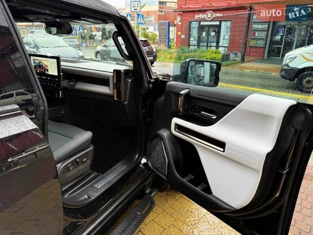 Чорний ДжіЕмСі Hummer EV SUV, об'ємом двигуна 0 л та пробігом 11 тис. км за 103900 $, фото 62 на Automoto.ua