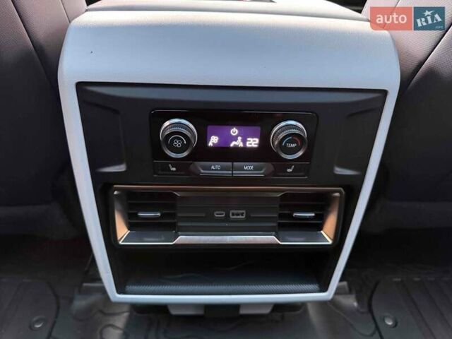 Чорний ДжіЕмСі Hummer EV SUV, об'ємом двигуна 0 л та пробігом 11 тис. км за 103900 $, фото 53 на Automoto.ua