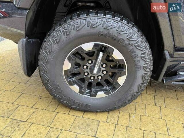 Чорний ДжіЕмСі Hummer EV SUV, об'ємом двигуна 0 л та пробігом 11 тис. км за 103900 $, фото 7 на Automoto.ua