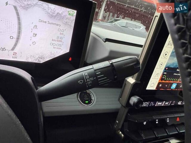 Чорний ДжіЕмСі Hummer EV SUV, об'ємом двигуна 0 л та пробігом 11 тис. км за 103900 $, фото 33 на Automoto.ua