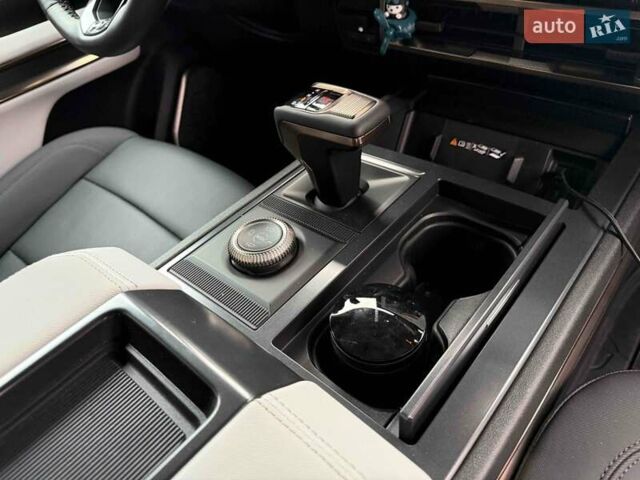 Чорний ДжіЕмСі Hummer EV SUV, об'ємом двигуна 0 л та пробігом 11 тис. км за 103900 $, фото 70 на Automoto.ua