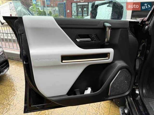 Чорний ДжіЕмСі Hummer EV SUV, об'ємом двигуна 0 л та пробігом 11 тис. км за 103900 $, фото 20 на Automoto.ua