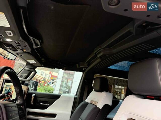 Чорний ДжіЕмСі Hummer EV SUV, об'ємом двигуна 0 л та пробігом 11 тис. км за 103900 $, фото 25 на Automoto.ua
