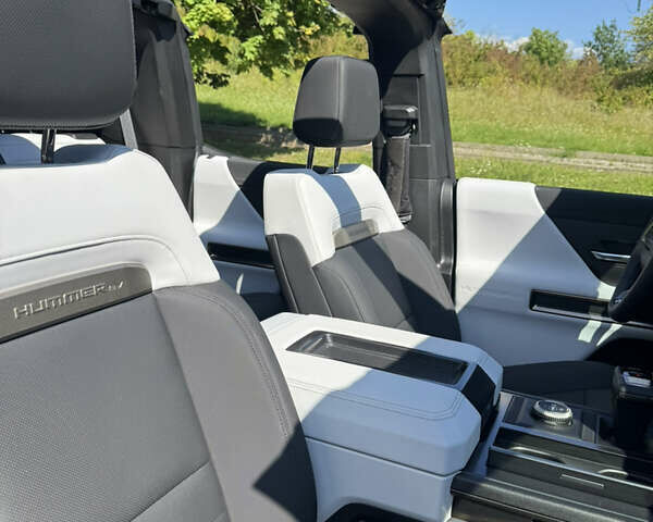 Серый ДжиЭмСи Hummer EV SUV, объемом двигателя 0 л и пробегом 3 тыс. км за 105000 $, фото 20 на Automoto.ua