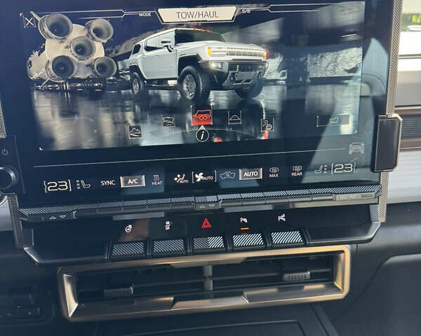 Серый ДжиЭмСи Hummer EV SUV, объемом двигателя 0 л и пробегом 3 тыс. км за 105000 $, фото 13 на Automoto.ua