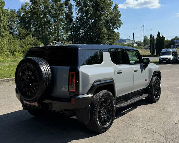 Серый ДжиЭмСи Hummer EV SUV, объемом двигателя 0 л и пробегом 3 тыс. км за 105000 $, фото 3 на Automoto.ua