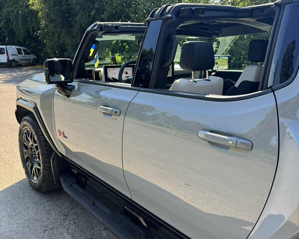 Серый ДжиЭмСи Hummer EV SUV, объемом двигателя 0 л и пробегом 3 тыс. км за 105000 $, фото 21 на Automoto.ua