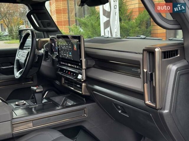 Зеленый ДжиЭмСи Hummer EV SUV, объемом двигателя 0 л и пробегом 4 тыс. км за 145000 $, фото 30 на Automoto.ua