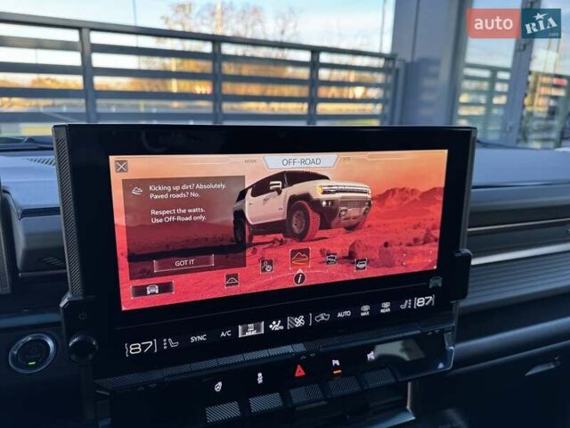 Зеленый ДжиЭмСи Hummer EV SUV, объемом двигателя 0 л и пробегом 10 тыс. км за 95900 $, фото 22 на Automoto.ua