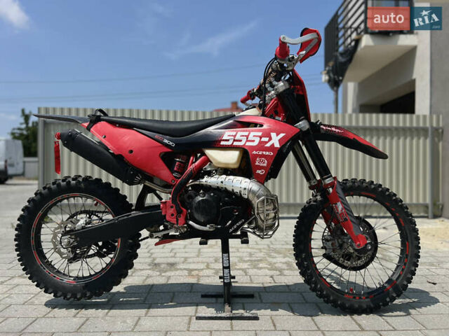 Червоний Гас гас EC 300, об'ємом двигуна 0.3 л та пробігом 295 тис. км за 7500 $, фото 1 на Automoto.ua