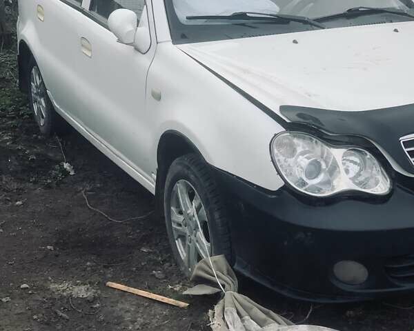 Білий Джилі ЦК-2, об'ємом двигуна 1.5 л та пробігом 180 тис. км за 1100 $, фото 2 на Automoto.ua
