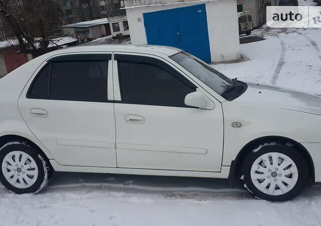 Білий Джилі ЦК, об'ємом двигуна 1.5 л та пробігом 110 тис. км за 2300 $, фото 1 на Automoto.ua