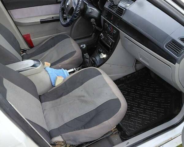 Белый Джили ЦК, объемом двигателя 1.3 л и пробегом 230 тыс. км за 1539 $, фото 3 на Automoto.ua