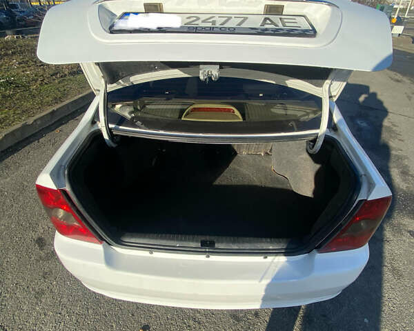 Білий Джилі ЦК, об'ємом двигуна 1.5 л та пробігом 182 тис. км за 3300 $, фото 6 на Automoto.ua