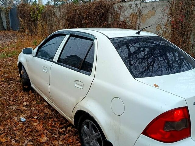 Білий Джилі ЦК, об'ємом двигуна 1.5 л та пробігом 118 тис. км за 2100 $, фото 3 на Automoto.ua